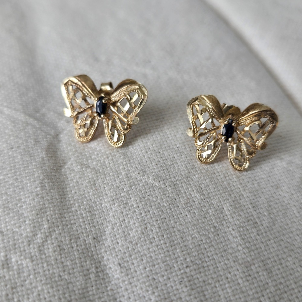 Vintage 10K Yellow Gold Butterfly Filigree Stud Earrings Navy Blue Stone